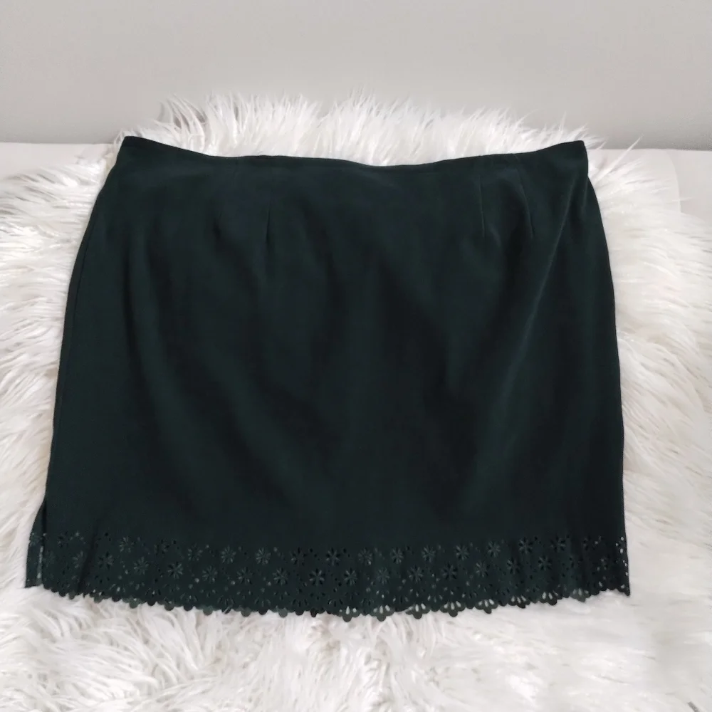 Venezia Skirt Cutout Hem Plus Size 22 Green Scalloped - Picture 7 of 7